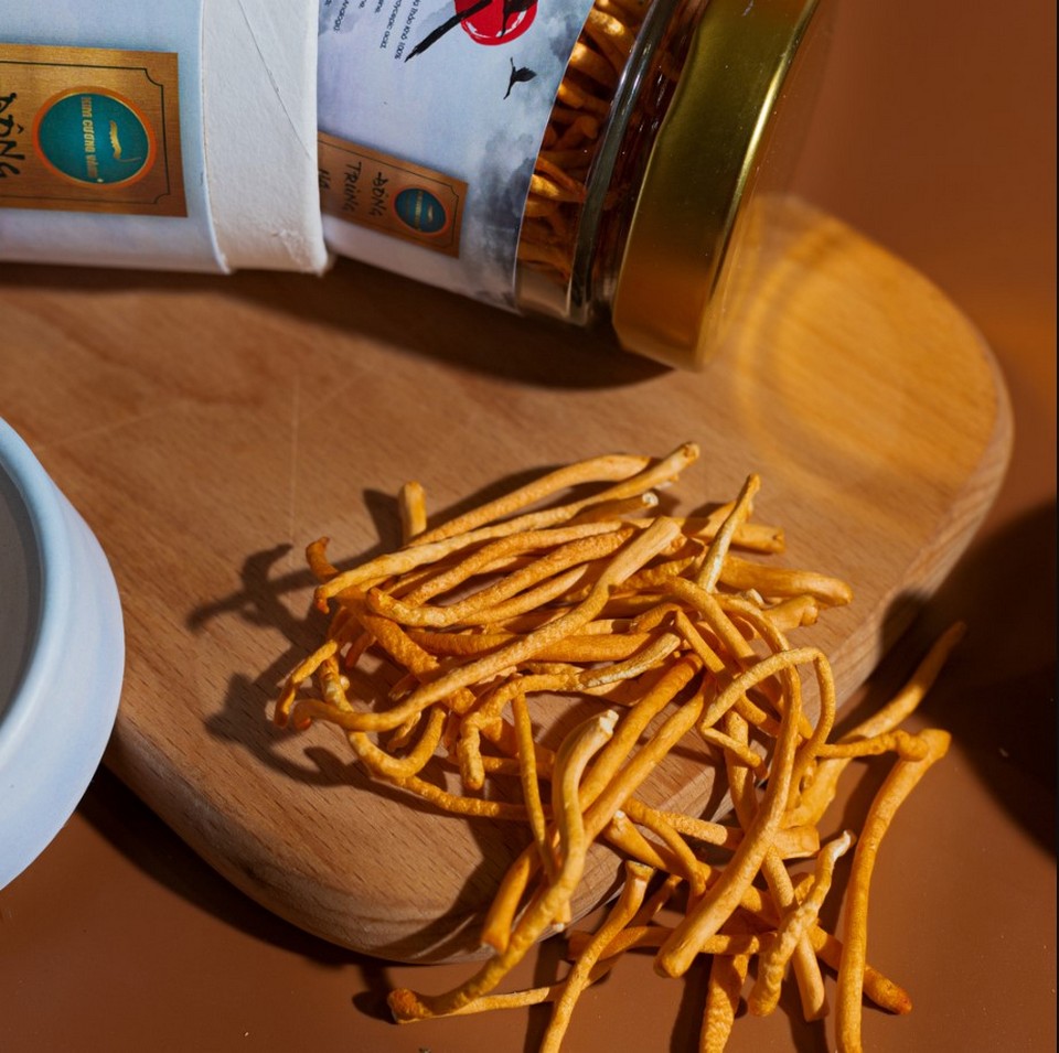 Đông trùng hạ thảo Gold Kim Cương Vàng