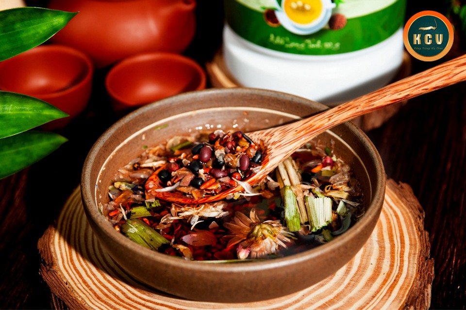 Trà thảo mộc 13 vị Kim Cương Vàng